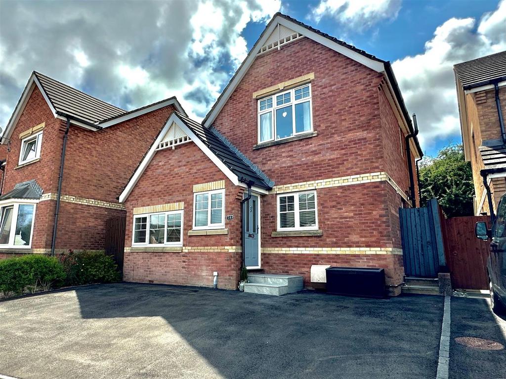 Ffordd Candleston, Broadlands, Bridgend County Borough, CF31 5DU 3 bed