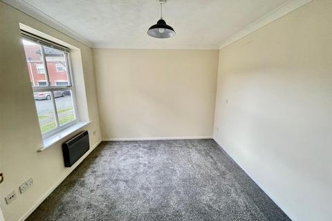 1 bedroom flat for sale, Lavenham Court, Peterborough