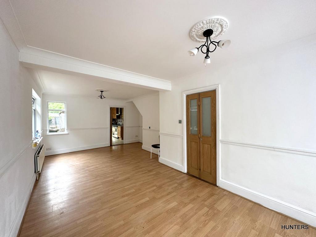 Malden Road, Cheam, Sutton 4 bed terraced house to rent £2,700 pcm (£