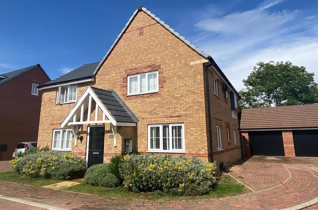 Benjamin Bevin Road, Crick, Northamptonshire NN6 4 bed detached house