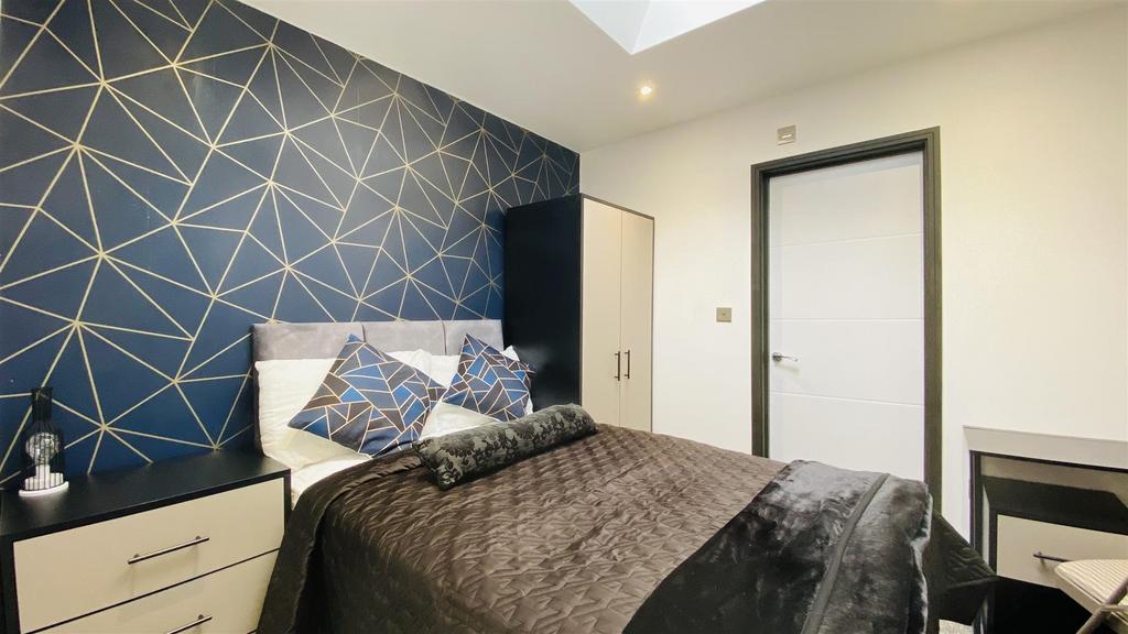 Room 2 En-suite