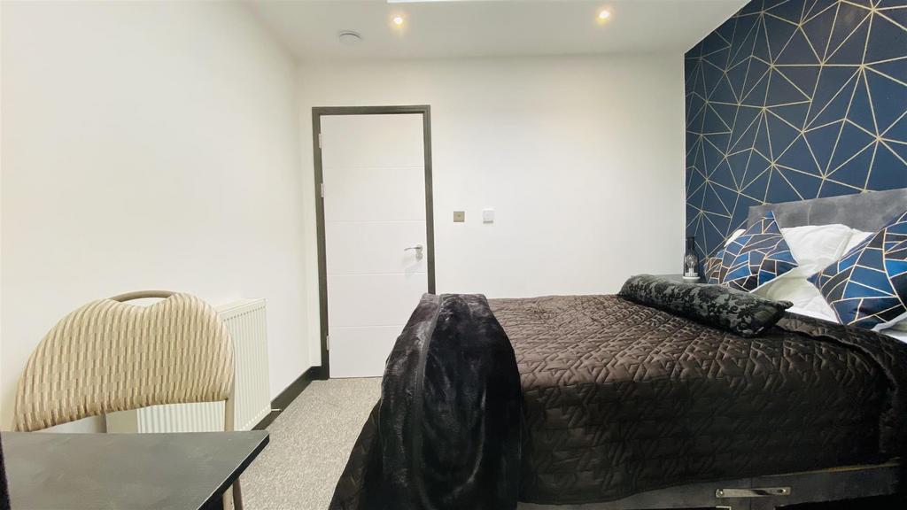 Room 2 En-suite