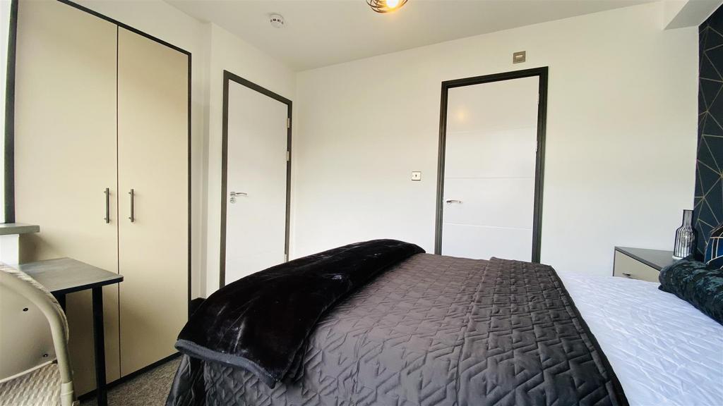 Room 1 En-suite