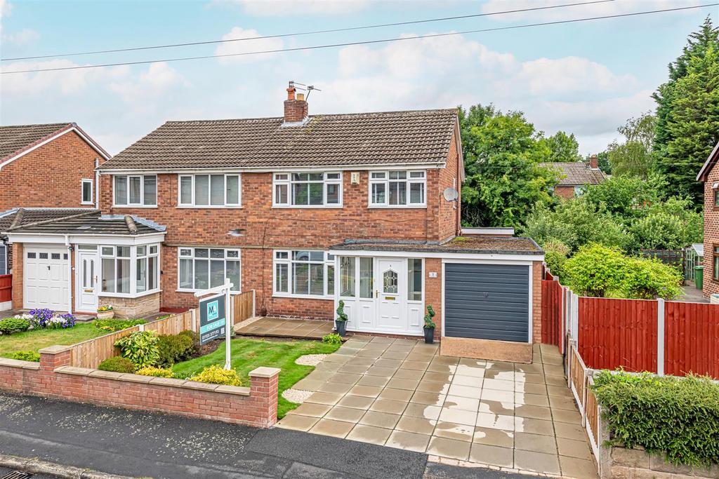 St. Austell Close, Penketh, Warrington 3 bed semidetached house for