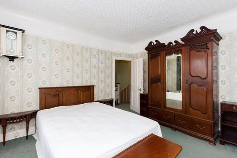 2 Old Farm Road East, Sidcup, DA15 8AE