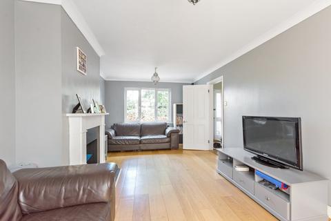5 Maple Leaf Drive, Sidcup, DA15 8WG