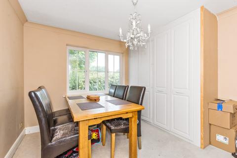 5 Maple Leaf Drive, Sidcup, DA15 8WG