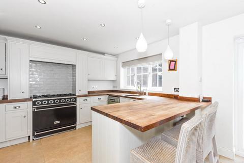 5 Maple Leaf Drive, Sidcup, DA15 8WG