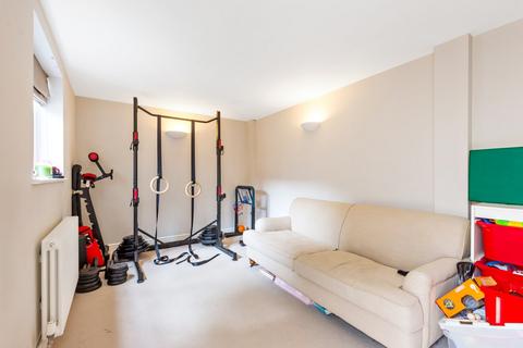 5 Maple Leaf Drive, Sidcup, DA15 8WG