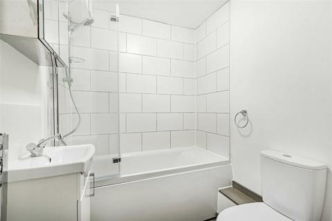 2 bedroom flat to rent, Elms Crescent, London, SW4