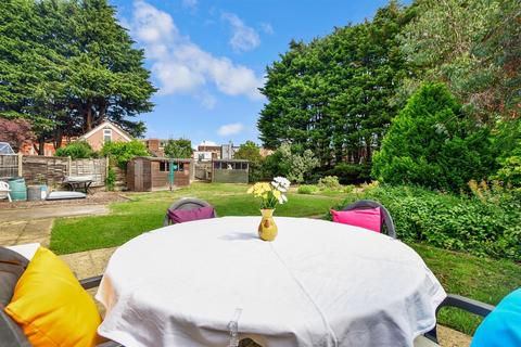 18 Woodfield Way, Hornchurch, RM12 4JA
