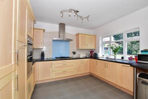 18 Woodfield Way, Hornchurch, RM12 4JA