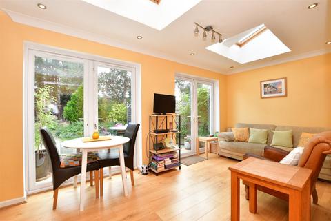 18 Woodfield Way, Hornchurch, RM12 4JA