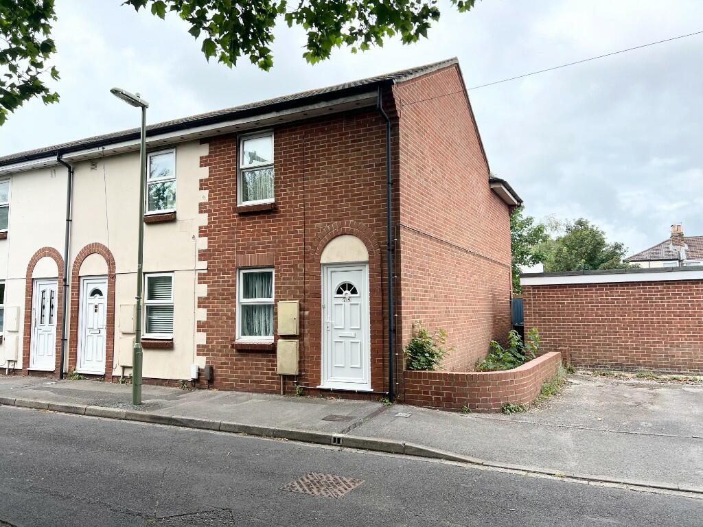 St. Anns Crescent, Gosport PO12 2 bed end of terrace house for sale £210,000