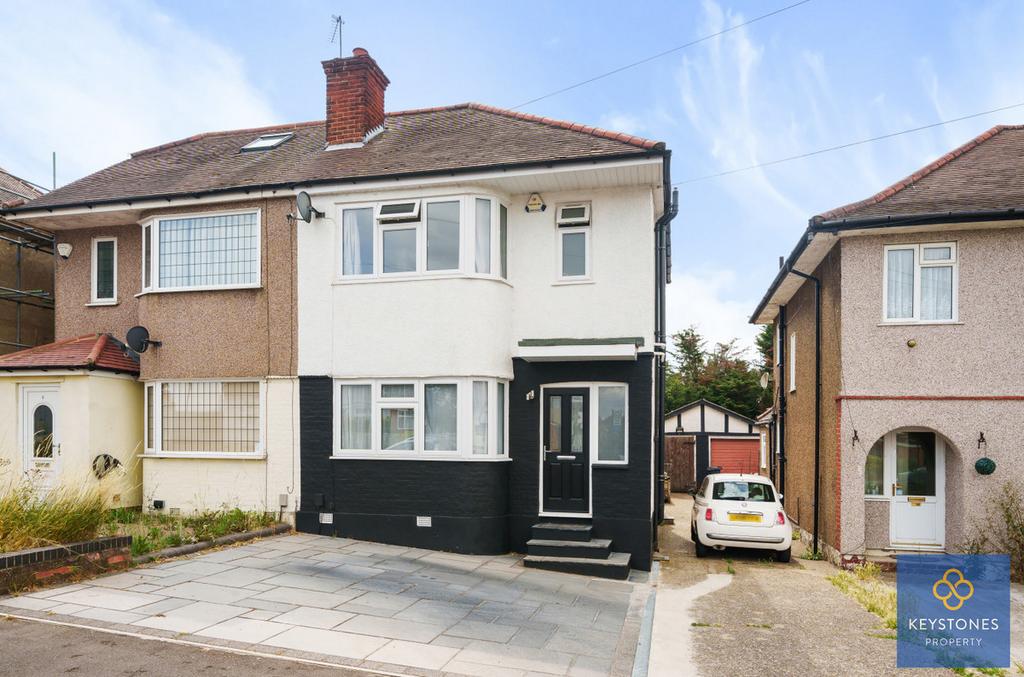 Carter Drive, Collier Row, RM5 3 bed semidetached house for sale £