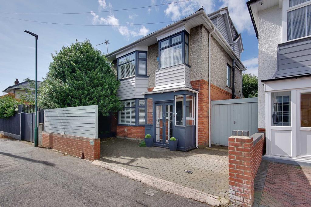 Maclaren Road, Bournemouth BH9 4 bed detached house for sale £550,000