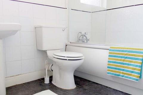 6 Gurney Road, London, E15 1SH