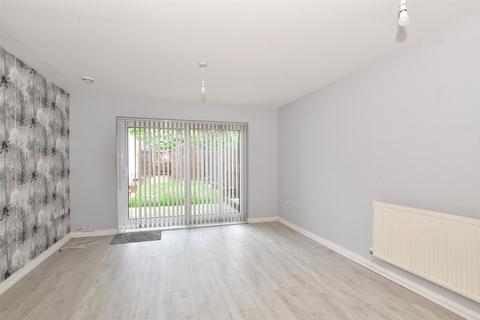 12 Booth Close, Snodland, ME6 5SG