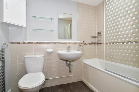 12 Booth Close, Snodland, ME6 5SG