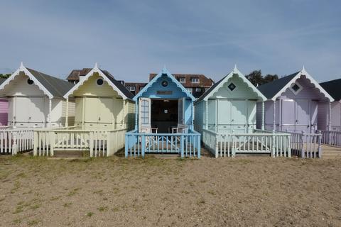 Chalet for sale, Seaview Avenue, West Mersea