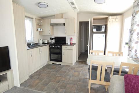 3 bedroom mobile home for sale, Coopers Beach, East Mersea