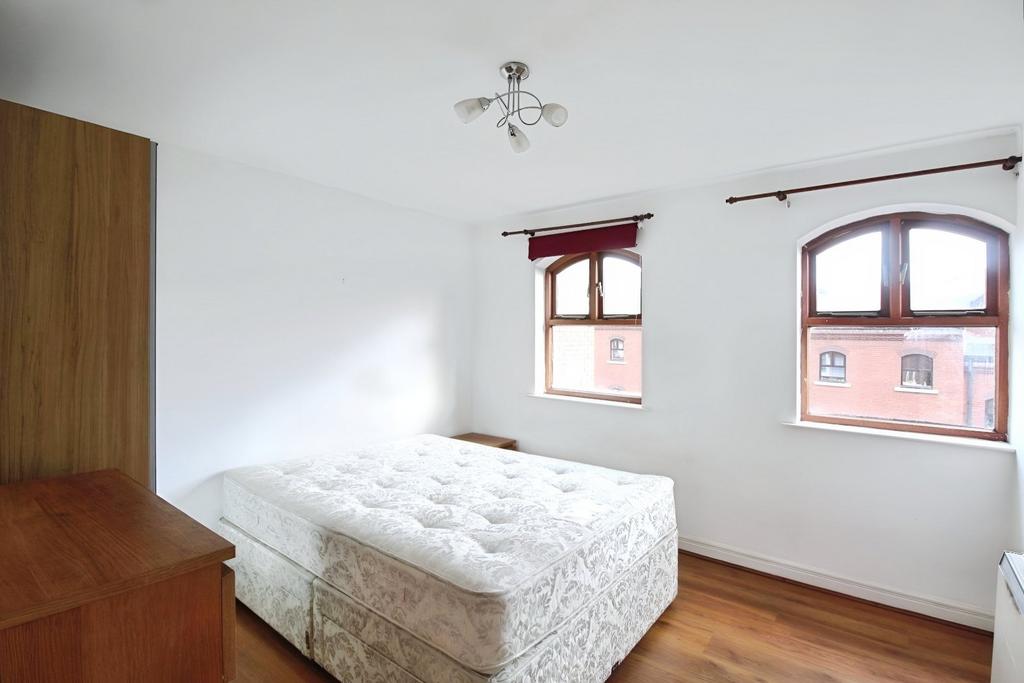 Apartment in West Yorkshire - View 5