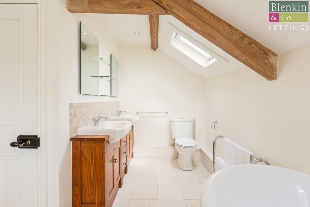 Chimes Cottage Bathroom-3