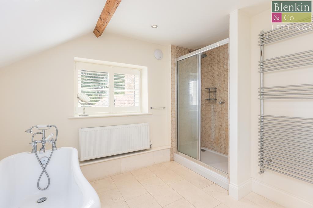 Chimes Cottage Bathroom-2