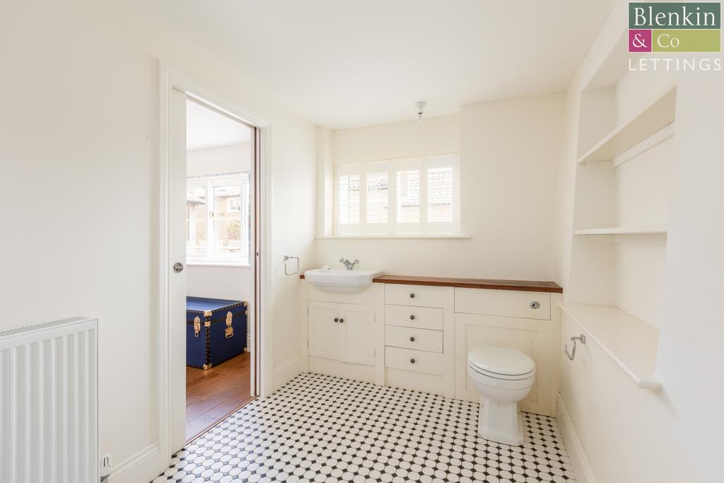 Chimes Cottage Bedroom 5-4