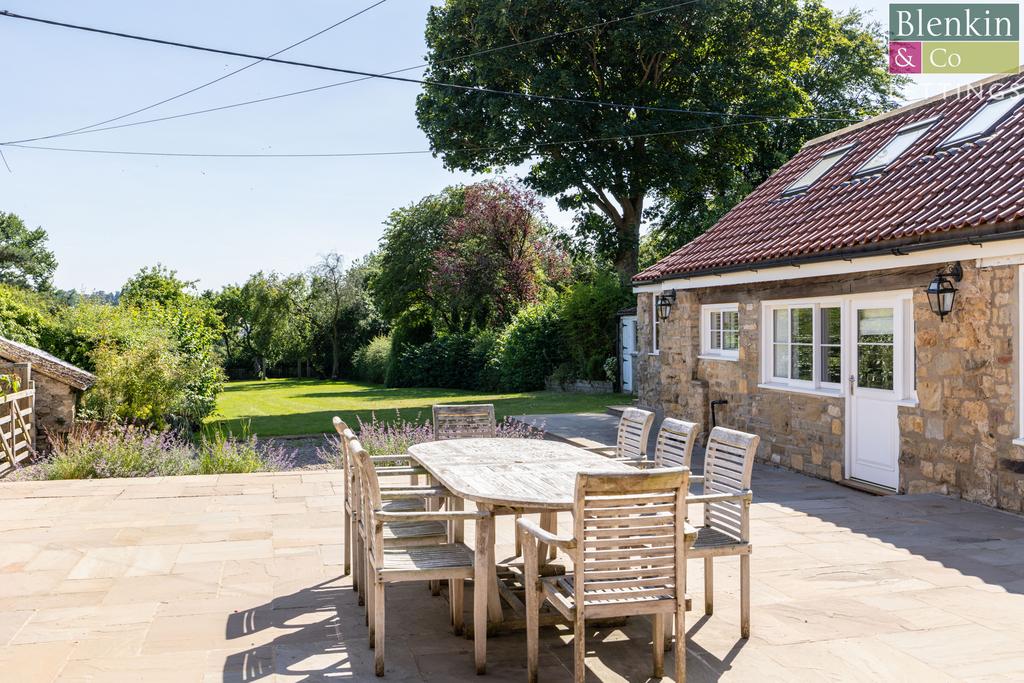 Chimes Cottage External-2