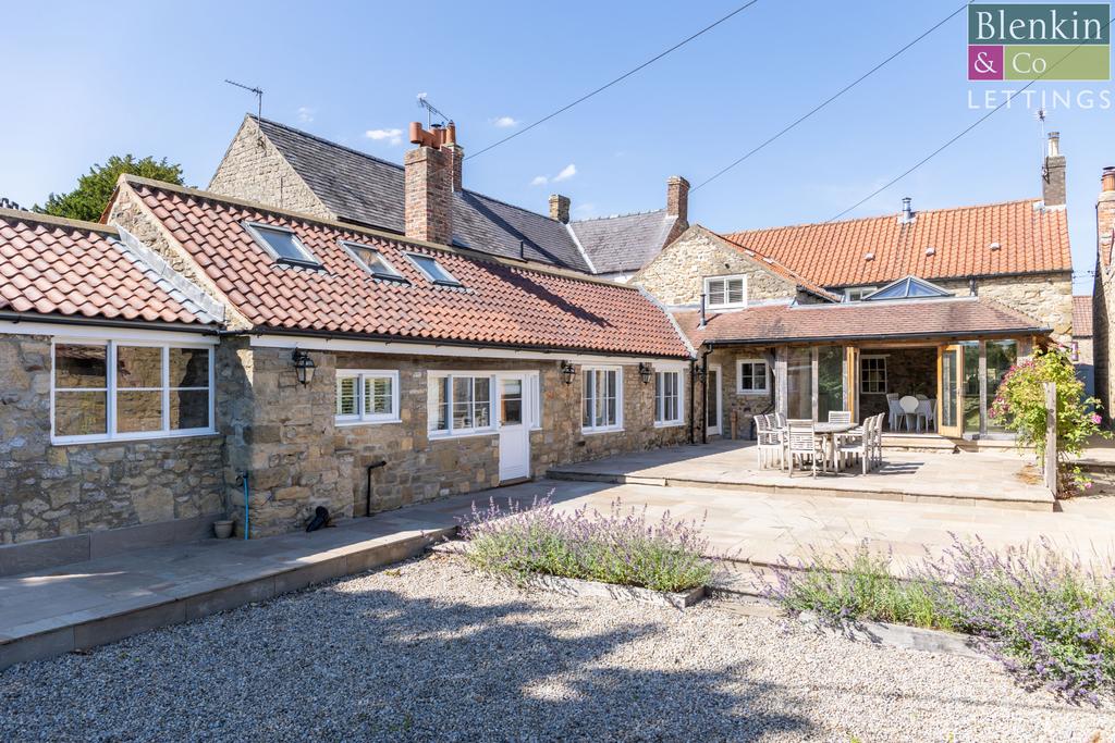 Chimes Cottage External-3