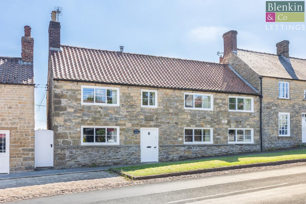 Chimes Cottage External-1