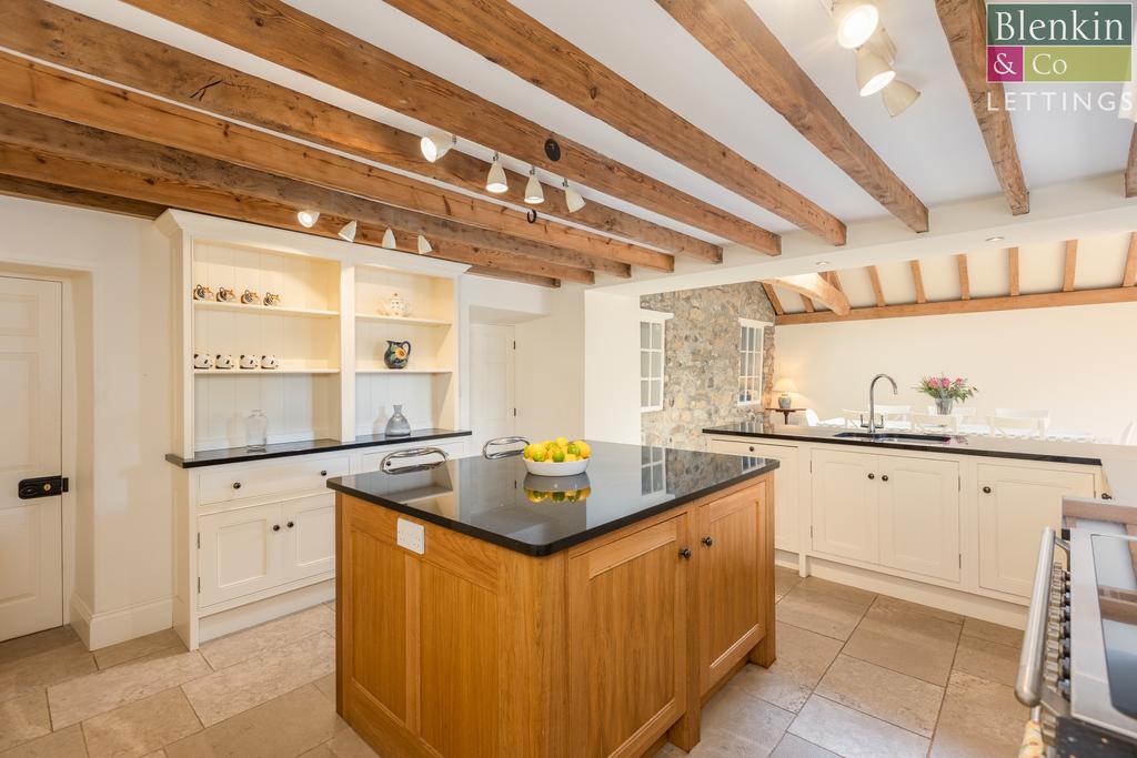 Chimes Cottage Kitchen Dining Room-5