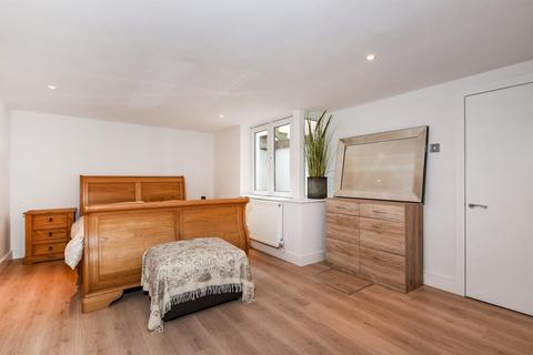 Flat 1, 2 Rossmore Road, London, NW1 6NJ