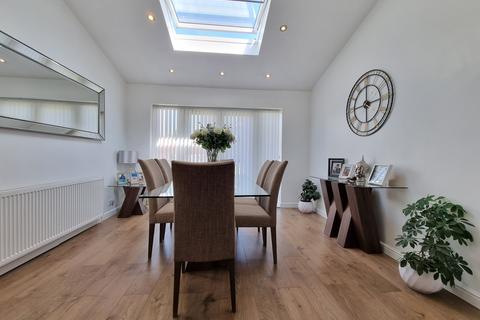 114a Dobbins Road, Barry, CF63 2NP