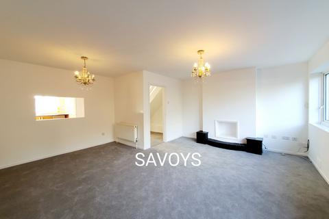 3 bedroom detached house to rent, Devon Road, Luton, LU2