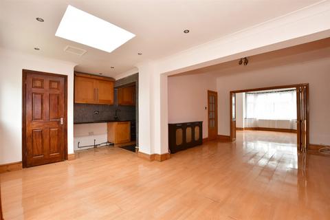 4 bedroom terraced house for sale - Downshall Avenue, Redbridge, Essex