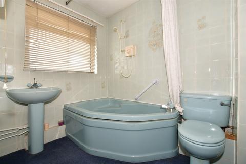 1 Chislehurst Close, Maidstone, ME15 8TS