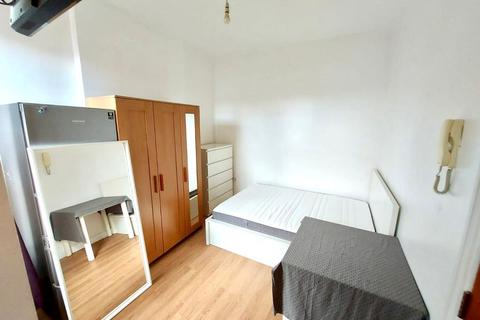 Studio to rent - Arcadian Gardens, N22
