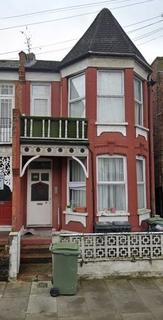 Studio to rent, Arcadian Gardens, N22