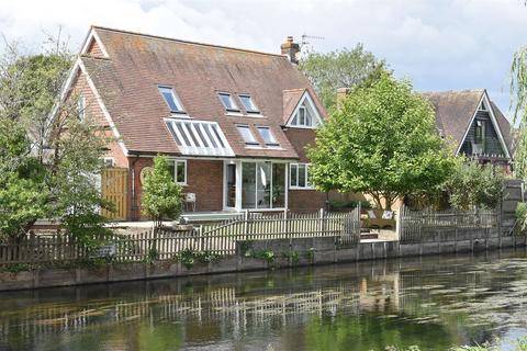 2 bedroom detached house for sale, Parish Road, Chartham, Canterbury