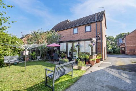 14 Cardinal Close, Rossington, Doncaster, DN11 0XG