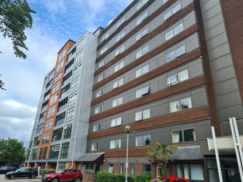 Seymour Grove, Old Trafford 2 bed apartment to rent £1,395 pcm (£322 pw)