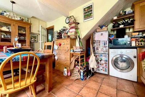 7 West Chantry, Harrow, HA3 6NX