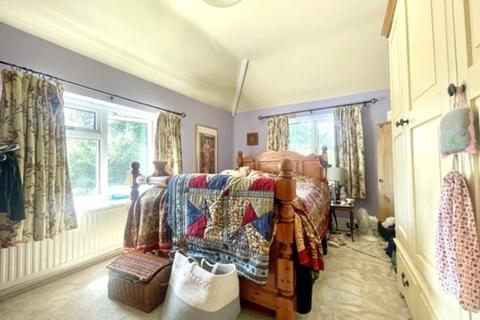 7 West Chantry, Harrow, HA3 6NX