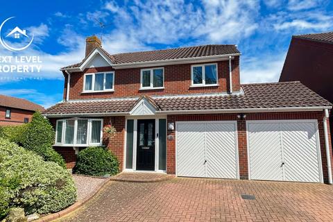 4 bedroom detached house for sale, The Green, March, PE15