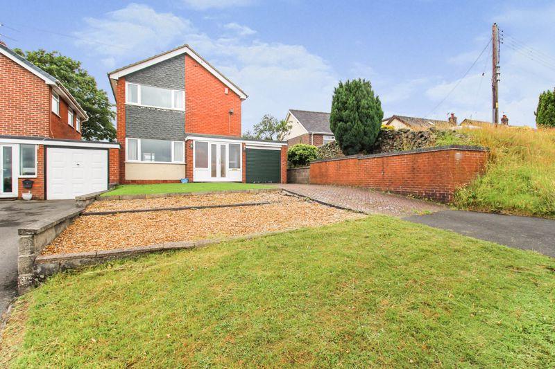Ostlers Lane, Cheddleton, Staffordshire, ST13 3 bed link detached house