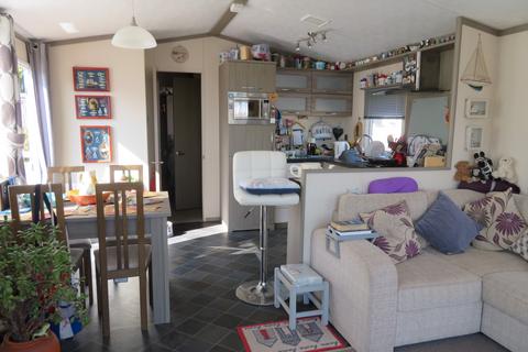 2 bedroom mobile home for sale, 15 West Mersea Holiday Park