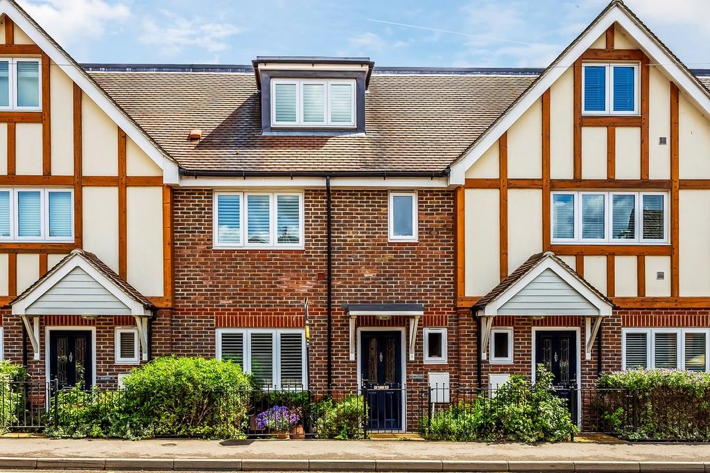 Main Road, Edenbridge, TN8 4 bed terraced house for sale £475,000