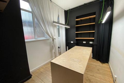 Office to rent - Princess Way, Swansea